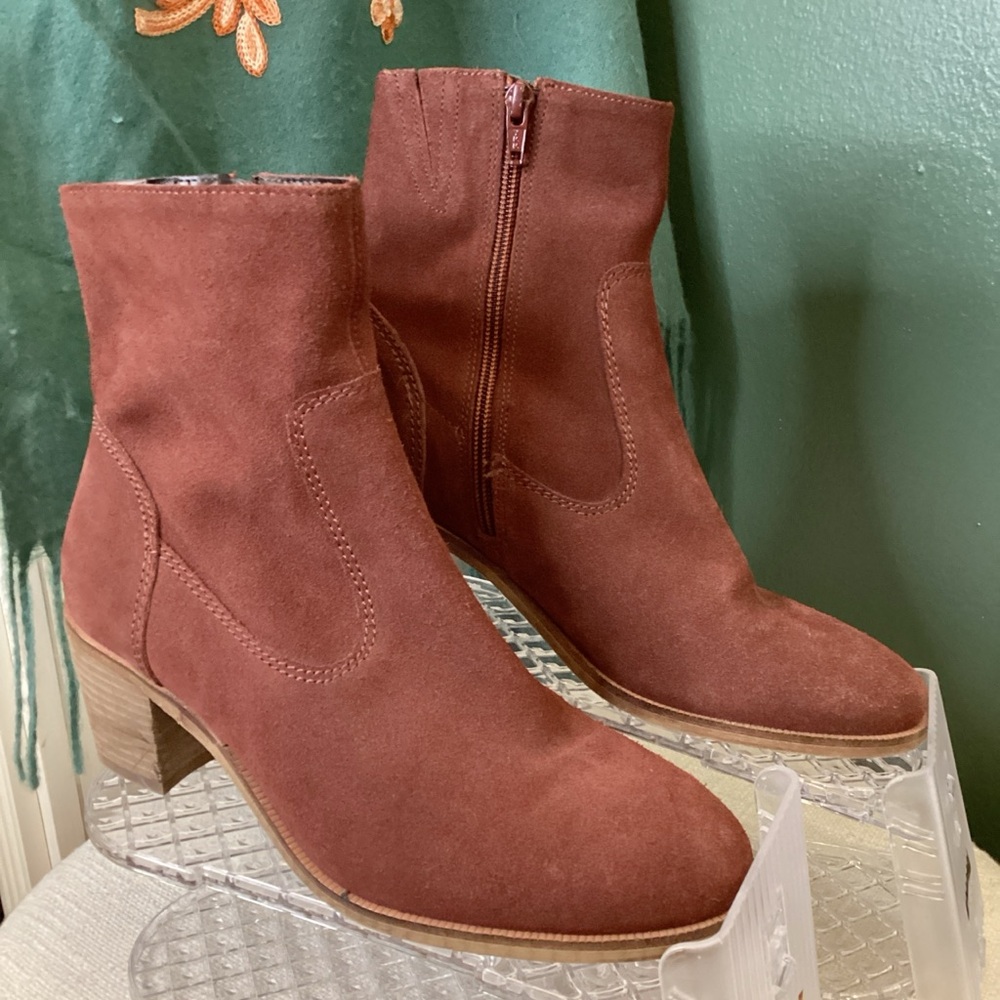 Crevo Suede Ankle Boots - Brick‎ Red